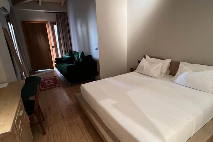 Room 57 of 93