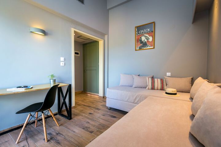Room 17 of 43