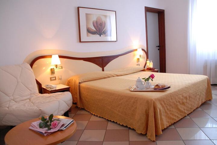 Room 20 of 43