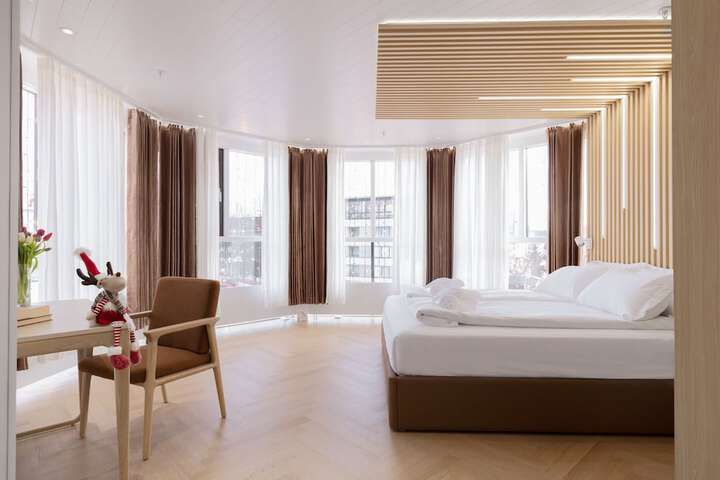 Room 2 of 75