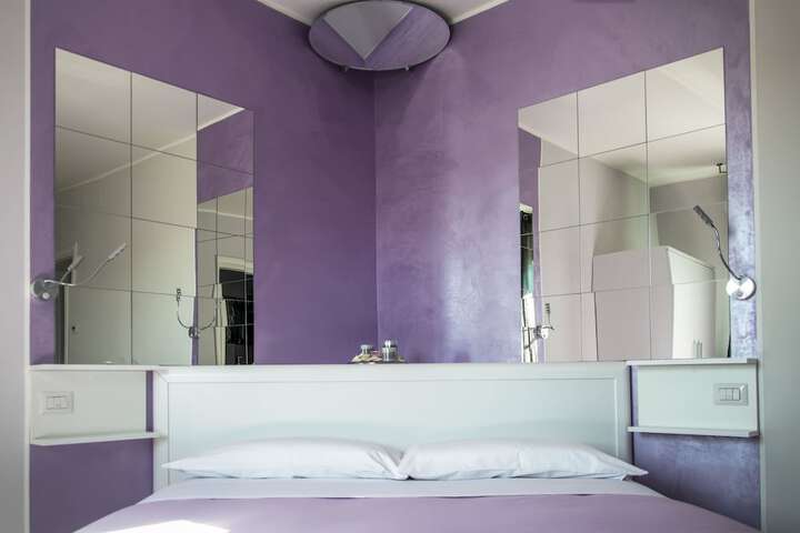 Room 6 of 30