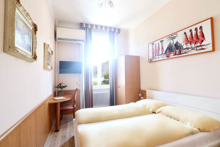 Room 9 of 58