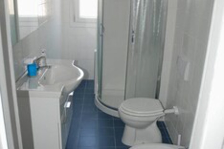 Room 4 of 13