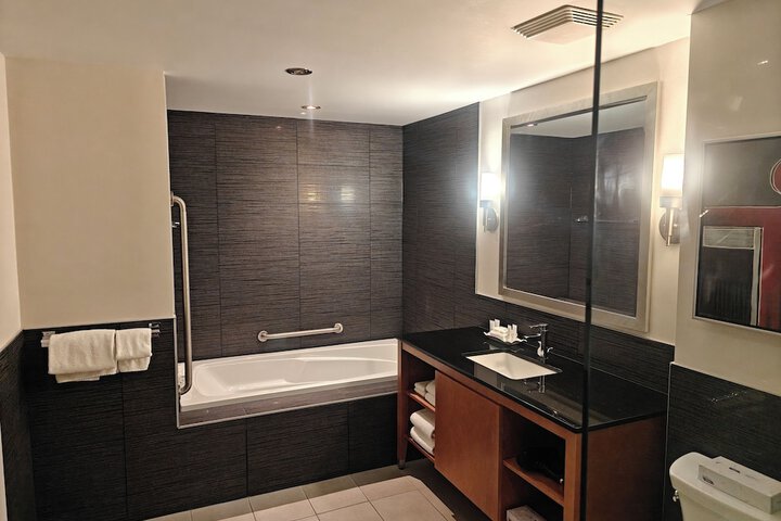Room 17 of 46