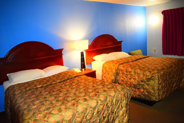 2 Double Beds (9 of 15)