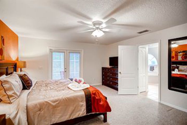 Room 32 of 81