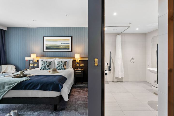 Room 10 of 94