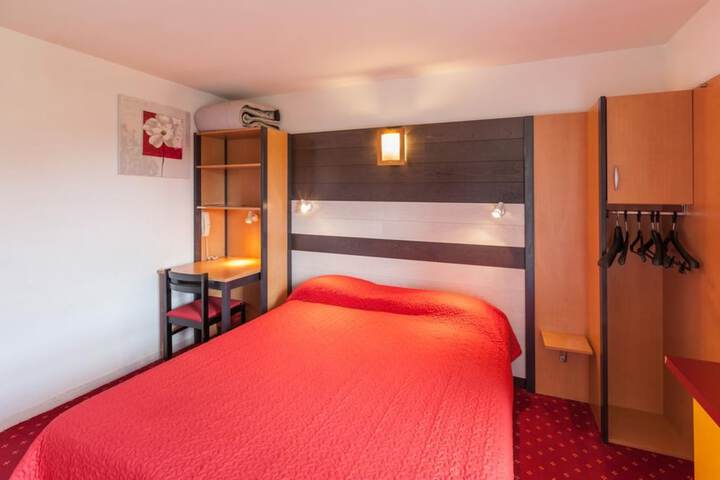 Room 7 of 37