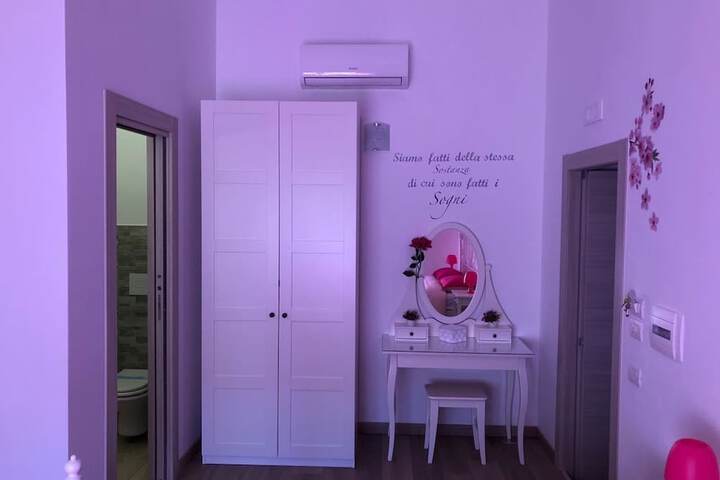 Room 4 of 23