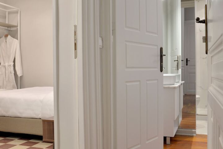 Room 14 of 30