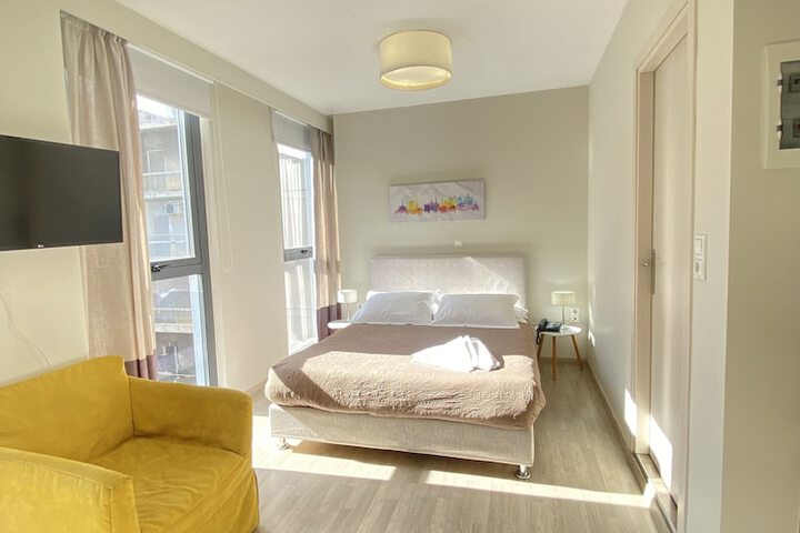 Room 33 of 69