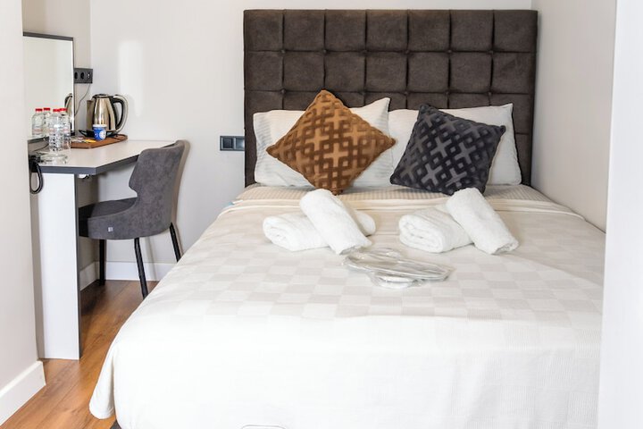 Room 21 of 42