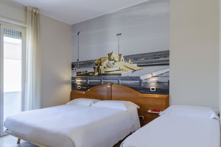 Room 15 of 54