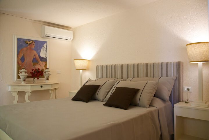 Room 27 of 40
