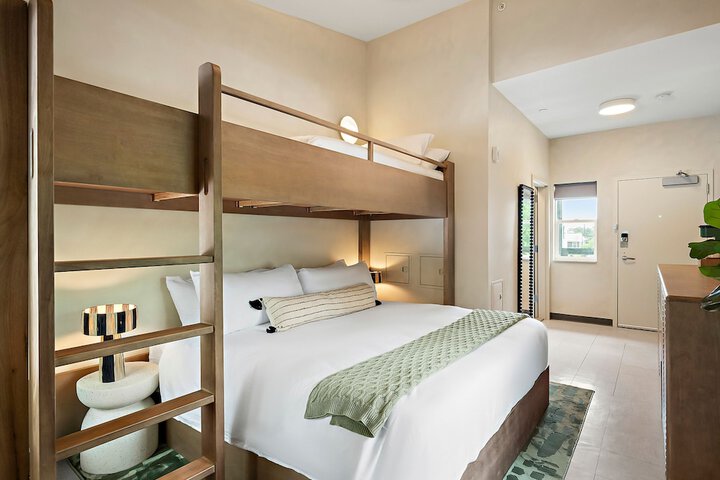 Room 14 of 73