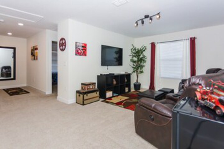 Room 35 of 85