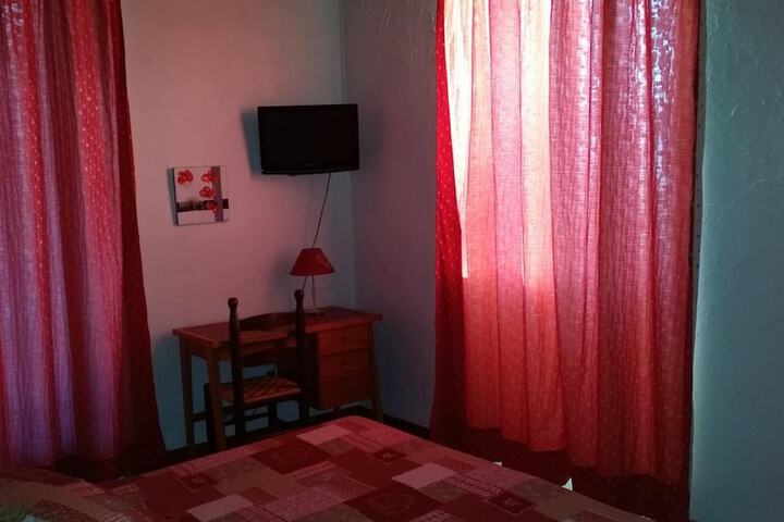 Room 4 of 35