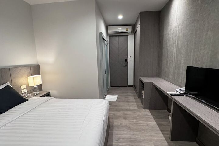 Room 17 of 44