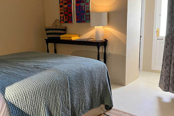 Room 5 of 38