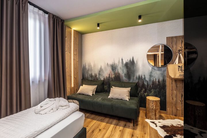 Room 47 of 115