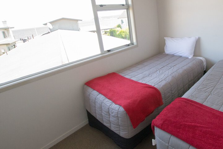 Room 13 of 32