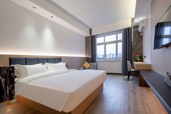 Huiguan Hotel (Liugang Quershan Park)