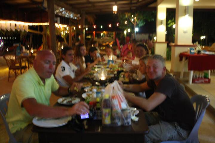 Dining 64 of 100