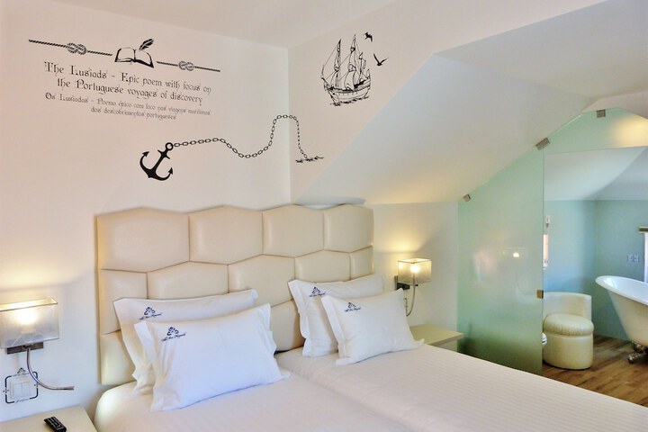 Room 4 of 53