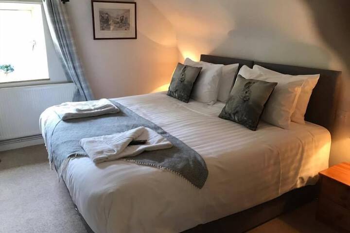 Room 3 of 27