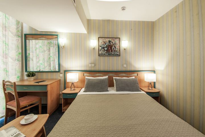 Room 18 of 66