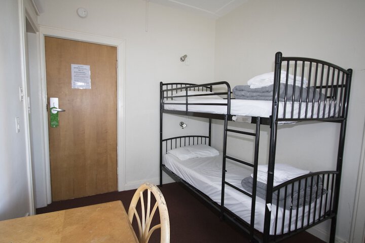 Room 18 of 40