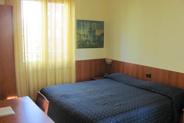 Room 6 of 47