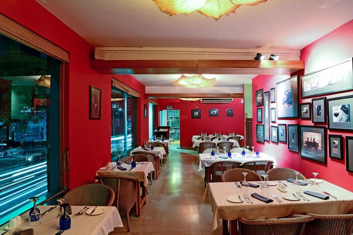 Dining 58 of 97