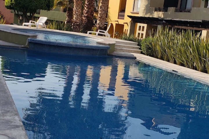 Pool 15 of 40