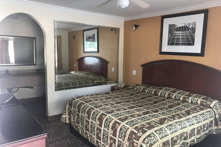Regency Inn and Suites