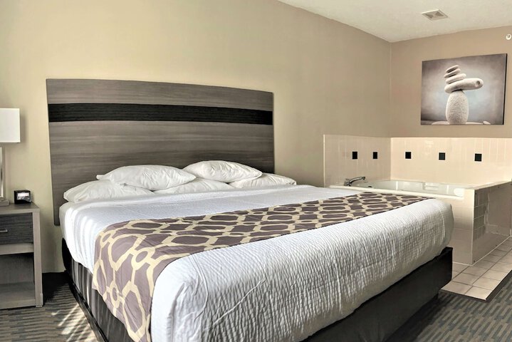 1 King Bed (10 of 11)