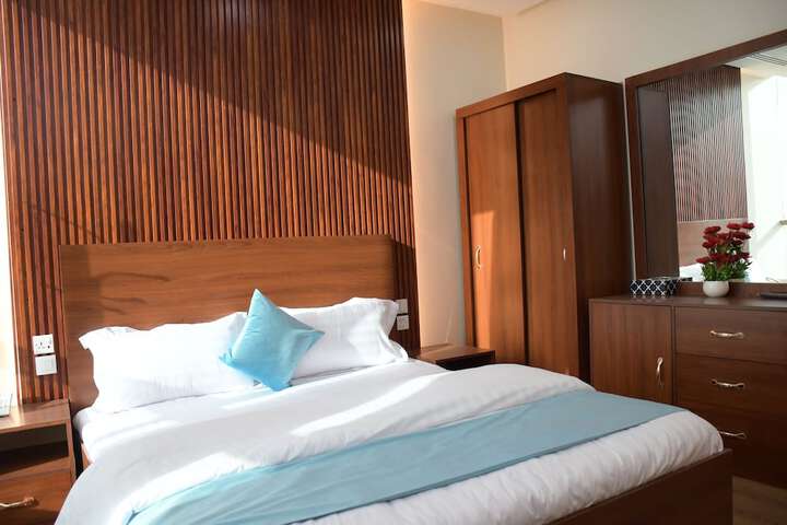 Room 14 of 24