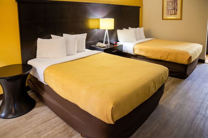 2 Double Beds (1 of 23)