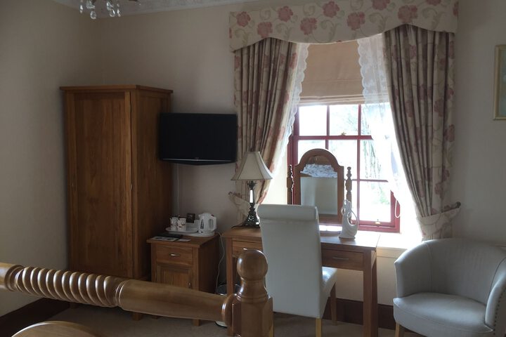 Room 7 of 76