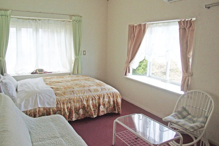 Room 18 of 33