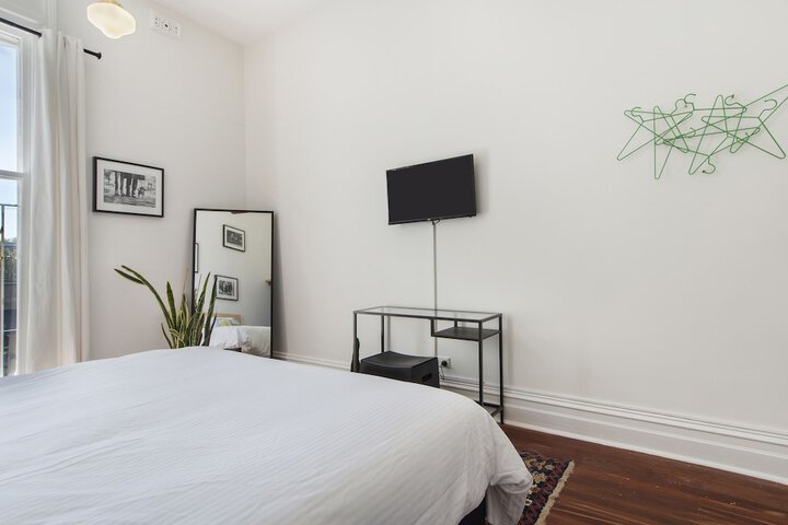 Room 8 of 43
