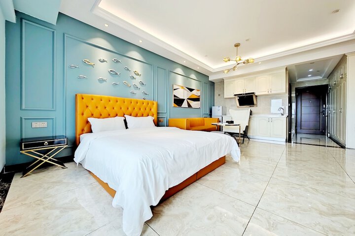 Room 4 of 30