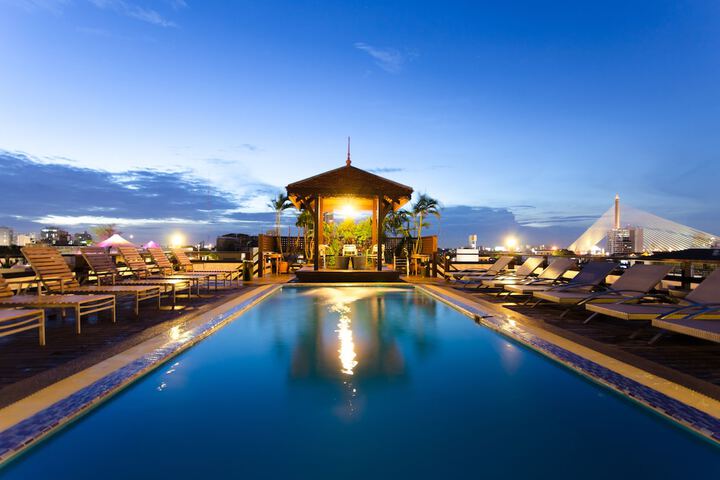Hotel with Pool