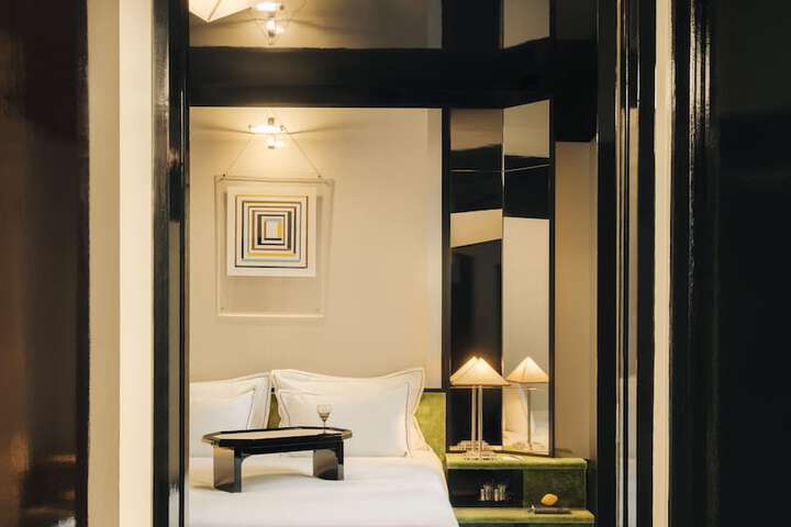 Room 4 of 17