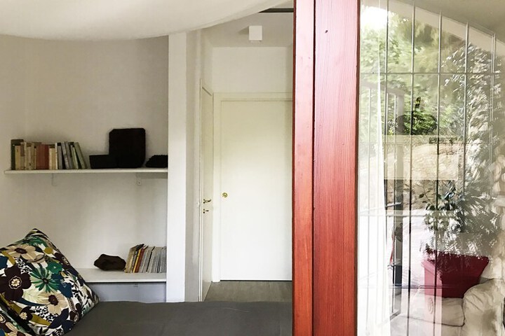 Room 9 of 32