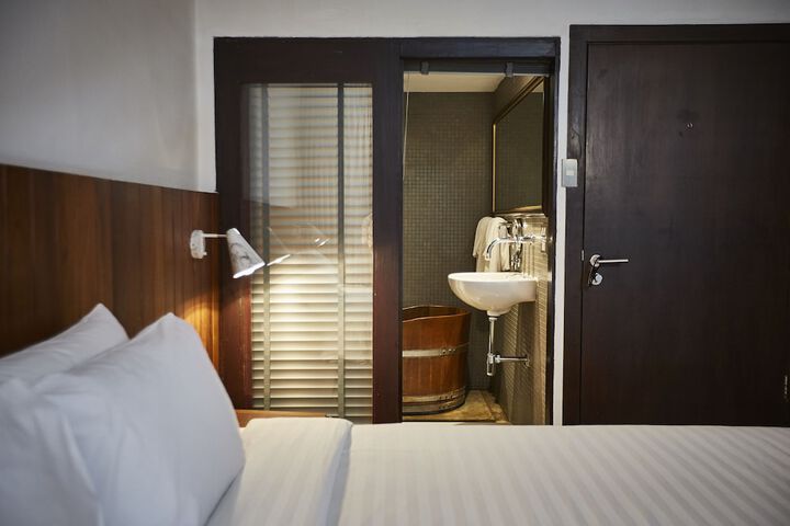 Room 40 of 50