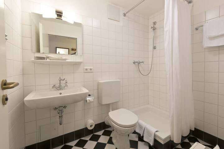 Room 21 of 56