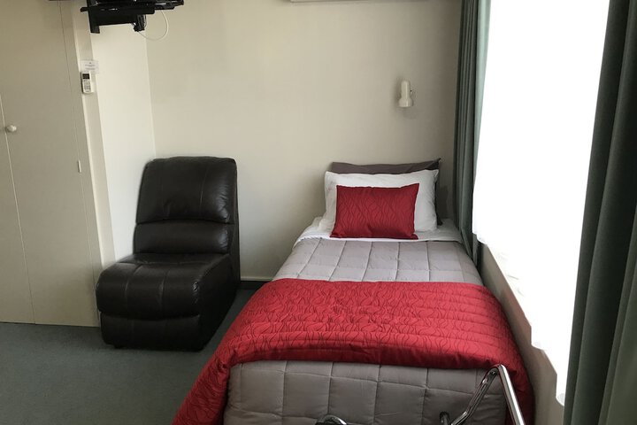 Room 41 of 100
