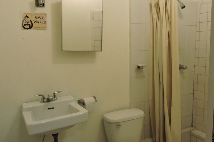 Room 43 of 59