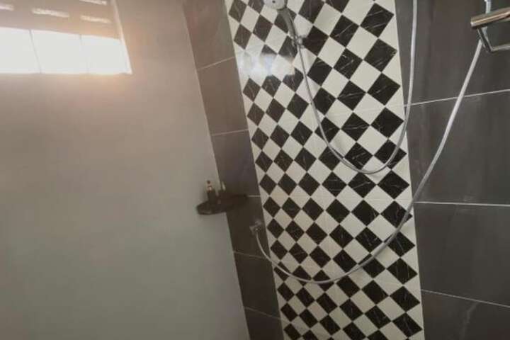 Room 49 of 76